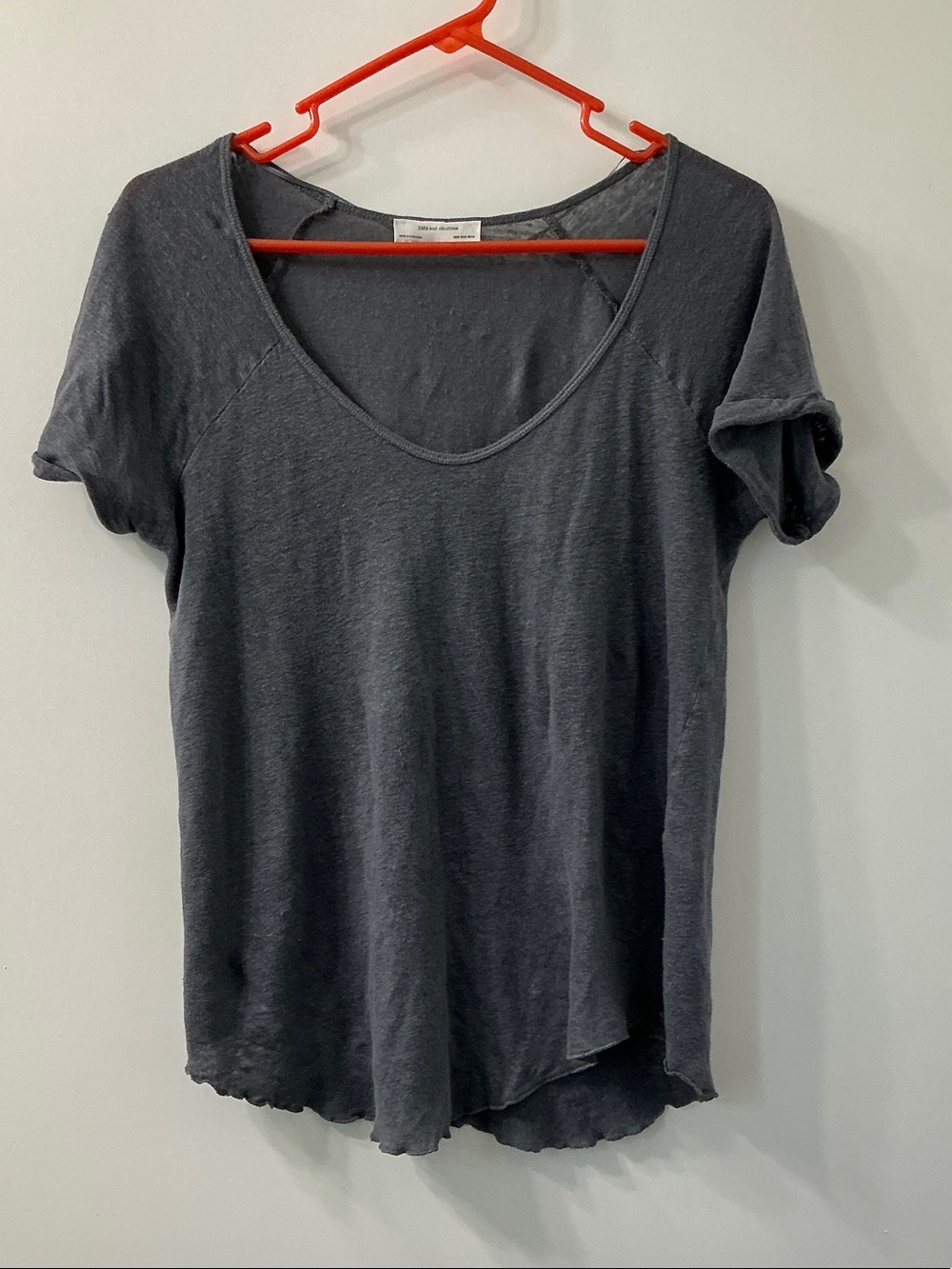 Zara Short Sleeve Scoop Neck Tee in Charcoal Gray